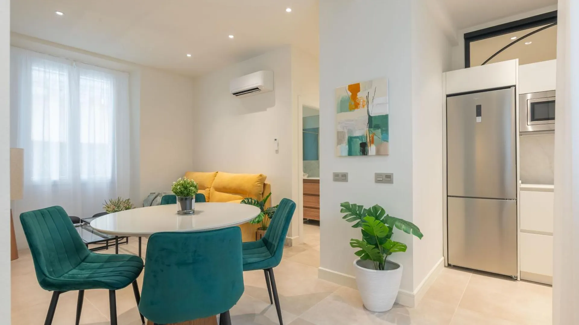 Reding Beach & Center City 말라가 0*,  스페인
